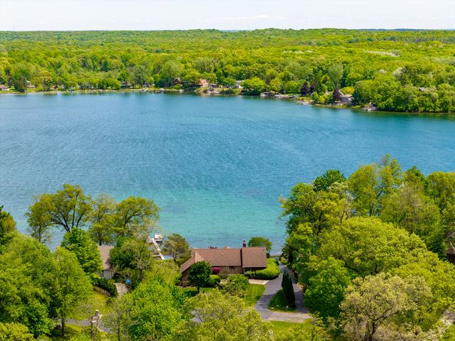 6563 Softshell Drive, Waterloo Twp, MI 49240
