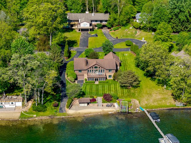 6563 Softshell Drive, Waterloo Twp, MI 49240