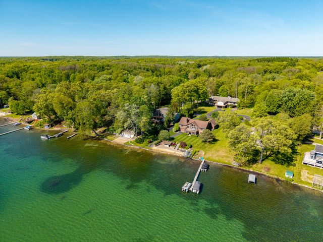 6563 Softshell Drive, Waterloo Twp, MI 49240