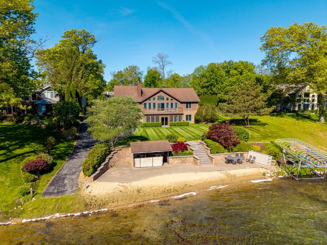 6563 Softshell Drive, Waterloo Twp, MI 49240