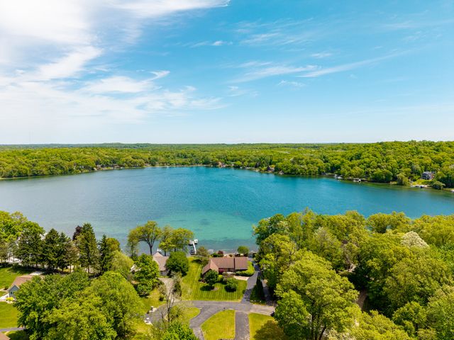 6563 Softshell Drive, Waterloo Twp, MI 49240