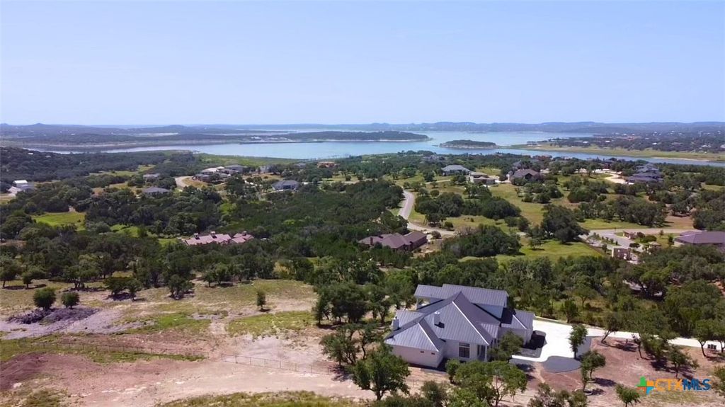1193 Country Pike, Canyon Lake, TX 78133