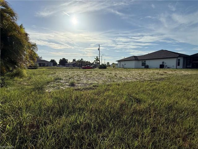 3009 SW 11th PL, Cape Coral, FL 33914