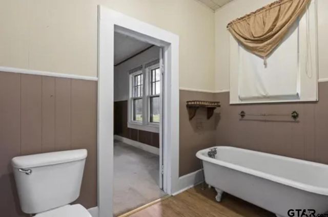 304 Daingerfield St, Naples, TX 75568