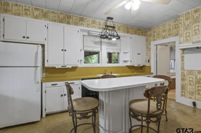 304 Daingerfield St, Naples, TX 75568