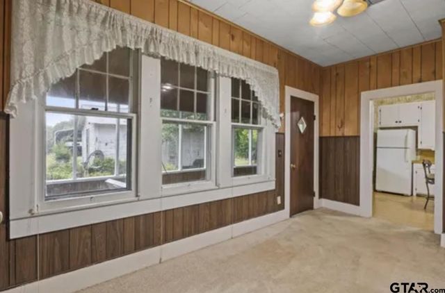 304 Daingerfield St, Naples, TX 75568