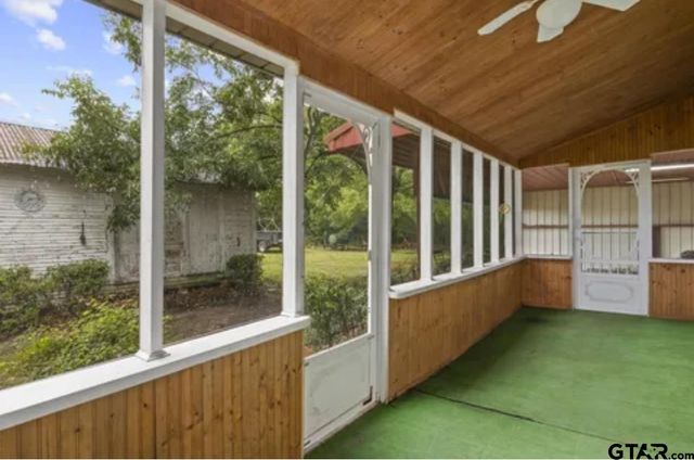 304 Daingerfield St, Naples, TX 75568