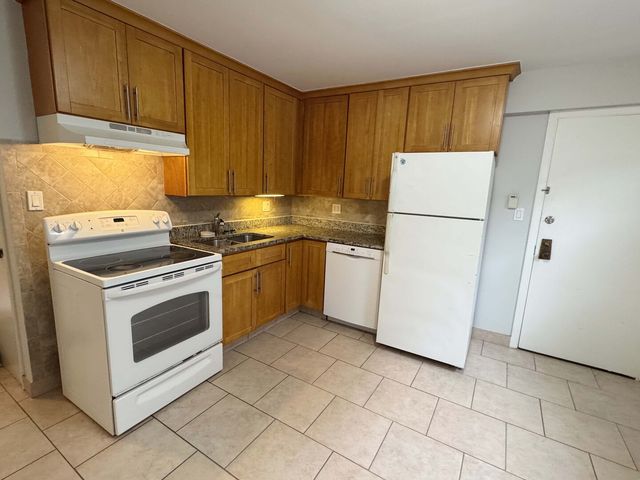 2940 N Harlem Avenue 6, Elmwood Park, IL 60707