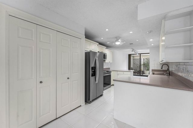 3908 S OCEAN Boulevard T-1, Highland Beach, FL 33487