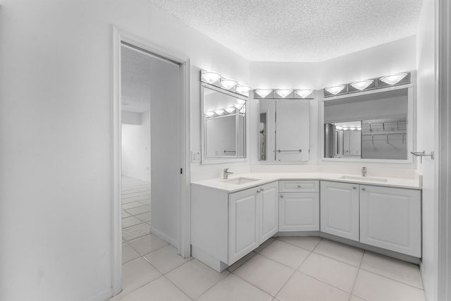 3908 S OCEAN Boulevard T-1, Highland Beach, FL 33487