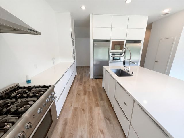 7121 Winding Creek Road, Dallas, TX 75252