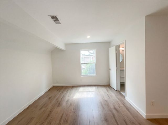 7121 Winding Creek Road, Dallas, TX 75252