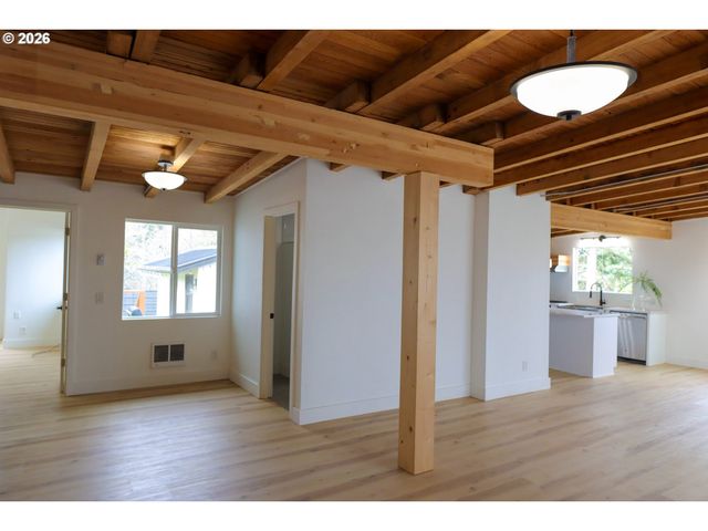 1166 WINSOR Ave, North Bend, OR 97459