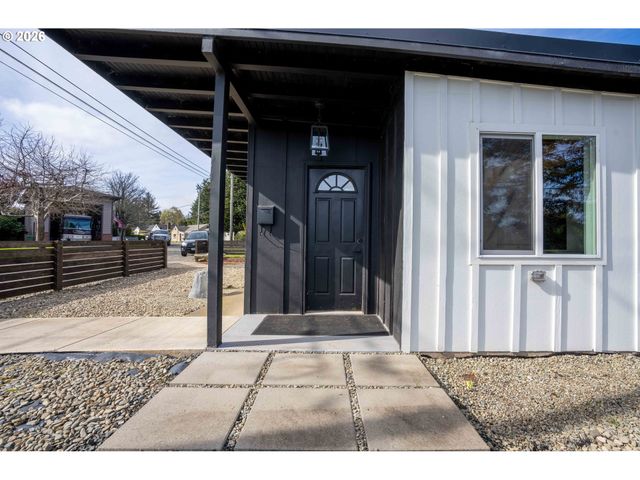 1166 WINSOR Ave, North Bend, OR 97459