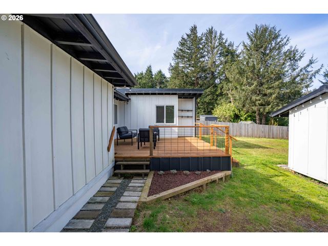 1166 WINSOR Ave, North Bend, OR 97459