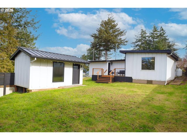 1166 WINSOR Ave, North Bend, OR 97459