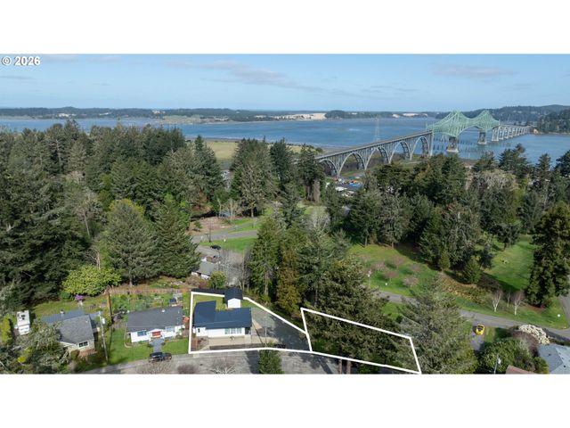 1166 WINSOR Ave, North Bend, OR 97459