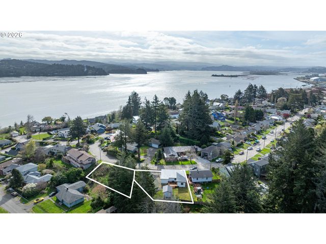 1166 WINSOR Ave, North Bend, OR 97459