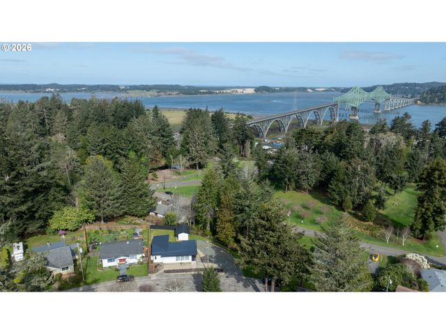 1166 WINSOR Ave, North Bend, OR 97459