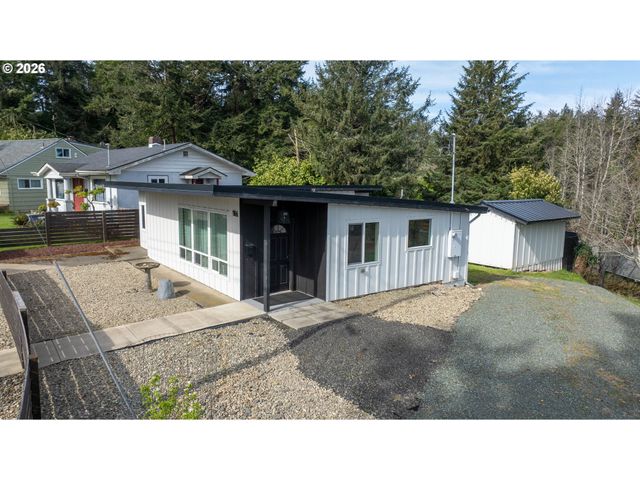 1166 WINSOR Ave, North Bend, OR 97459