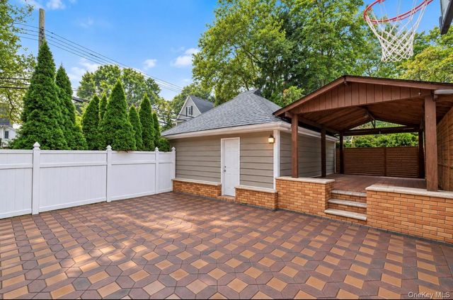 8442 88th Street, Woodhaven, NY 11421