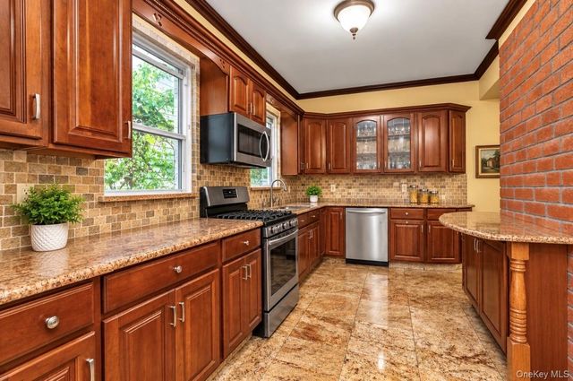 8442 88th Street, Woodhaven, NY 11421