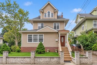 8442 88th Street, Woodhaven, NY 11421