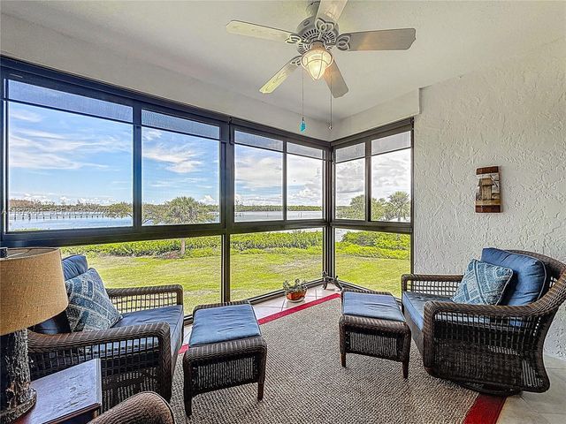 6082 SE Landing Way 11, Stuart, FL 34997