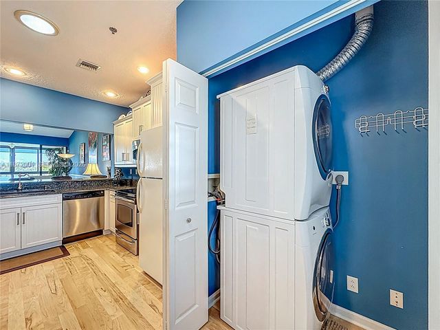 6082 SE Landing Way 11, Stuart, FL 34997