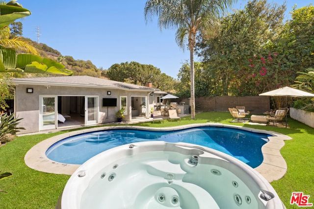8142 Amor Road, Los Angeles, CA 90046