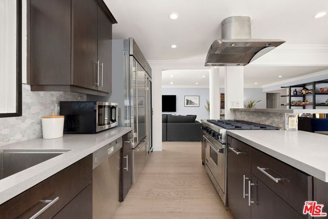 8142 Amor Road, Los Angeles, CA 90046