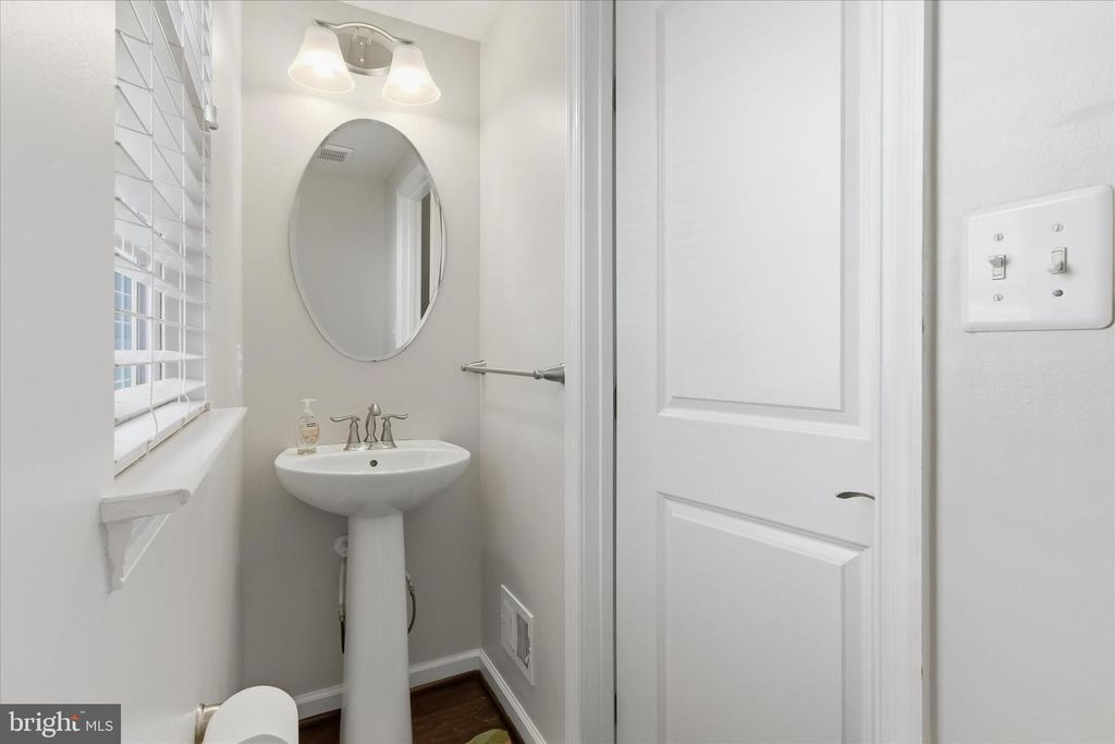 Image 32 of property listing at 14116 ABERDEENS FOLLY CT, Bowie, MD 20720