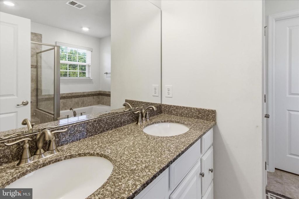 Image 39 of property listing at 14116 ABERDEENS FOLLY CT, Bowie, MD 20720