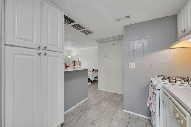 145 OYSTER BAY CIRCLE 240, Altamonte Springs, FL 32701