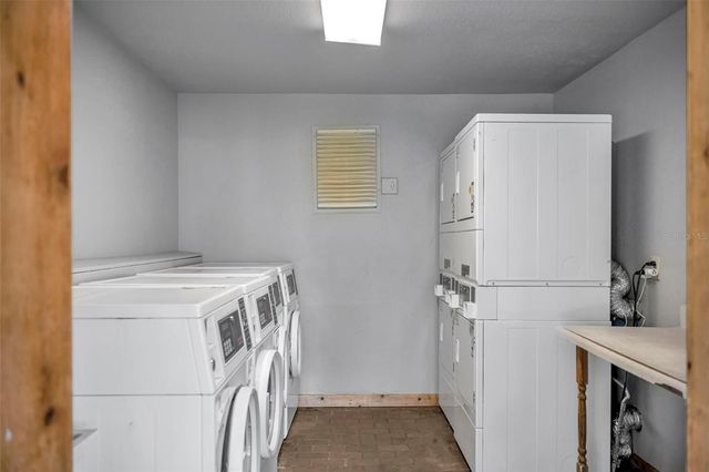 145 OYSTER BAY CIRCLE 240, Altamonte Springs, FL 32701