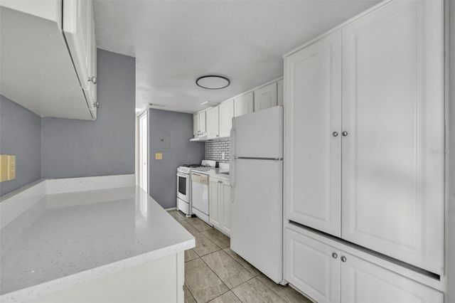 145 OYSTER BAY CIRCLE 240, Altamonte Springs, FL 32701
