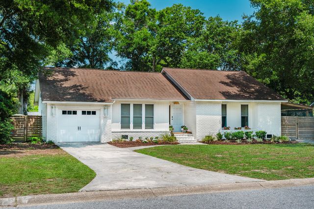 1285 Old Colony Road, Mount Pleasant, SC 29464