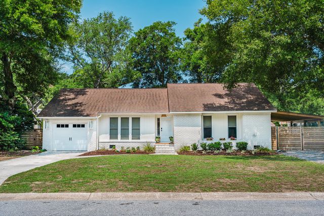 1285 Old Colony Road, Mount Pleasant, SC 29464
