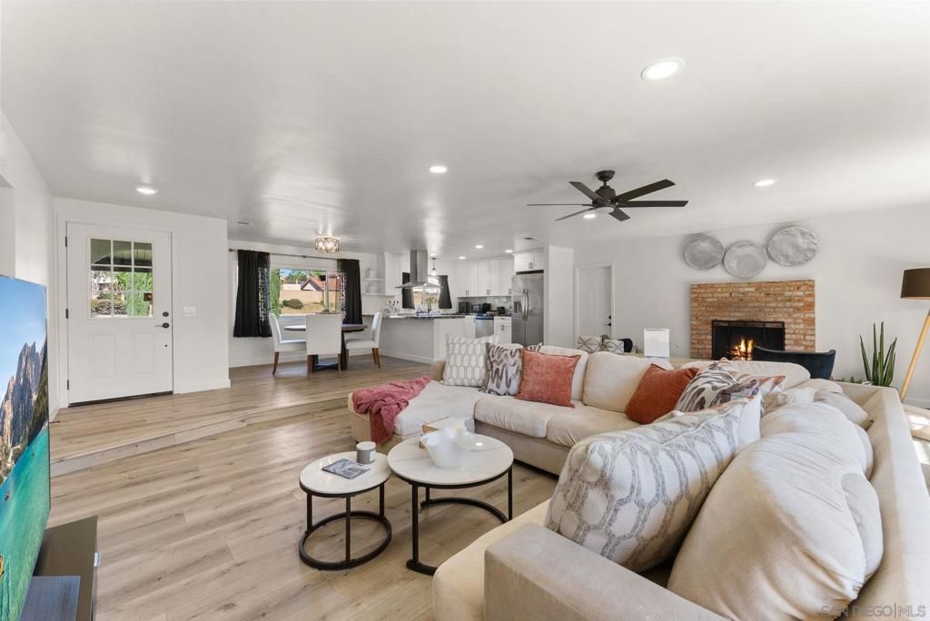 Image 17 of property listing at 2025 W El Norte Pkwy, Escondido, CA 92026