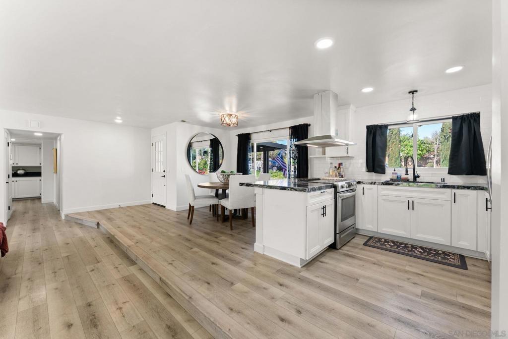 Image 20 of property listing at 2025 W El Norte Pkwy, Escondido, CA 92026