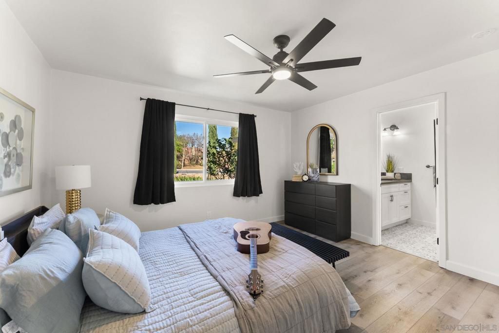 Image 25 of property listing at 2025 W El Norte Pkwy, Escondido, CA 92026