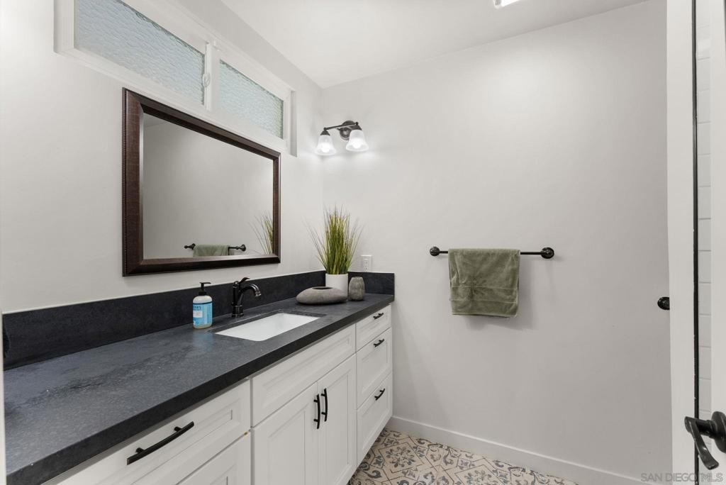 Image 26 of property listing at 2025 W El Norte Pkwy, Escondido, CA 92026