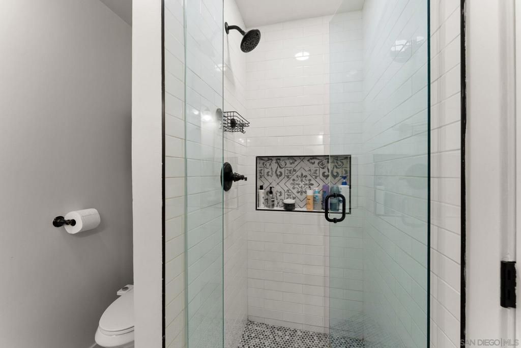 Image 27 of property listing at 2025 W El Norte Pkwy, Escondido, CA 92026