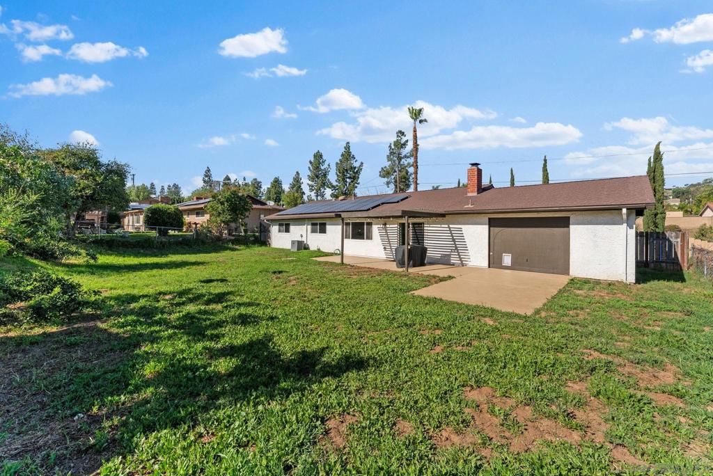 Image 28 of property listing at 2025 W El Norte Pkwy, Escondido, CA 92026