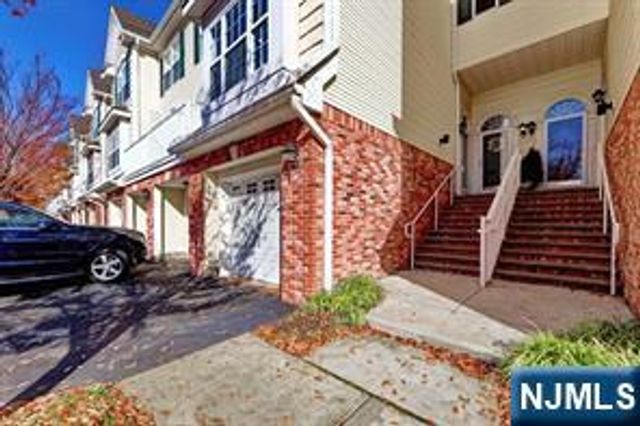 11 Bayside Drive, Bayonne, NJ 07002