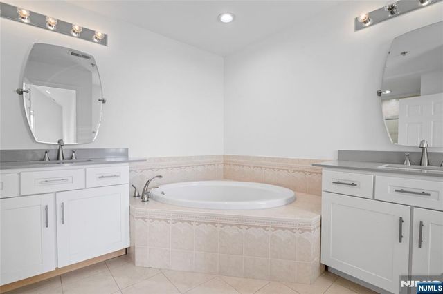 11 Bayside Drive, Bayonne, NJ 07002