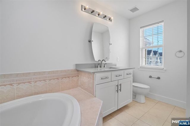 11 Bayside Drive, Bayonne, NJ 07002