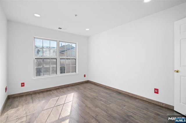 11 Bayside Drive, Bayonne, NJ 07002