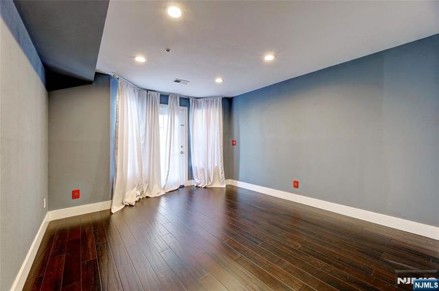 11 Bayside Drive, Bayonne, NJ 07002