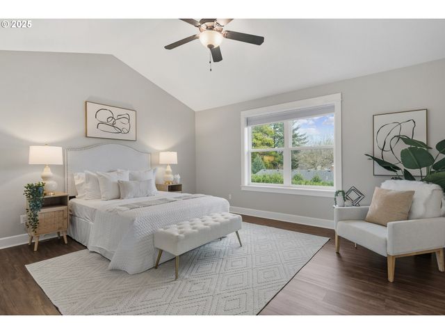 18768 SUNBLAZE Dr, Oregon City, OR 97045